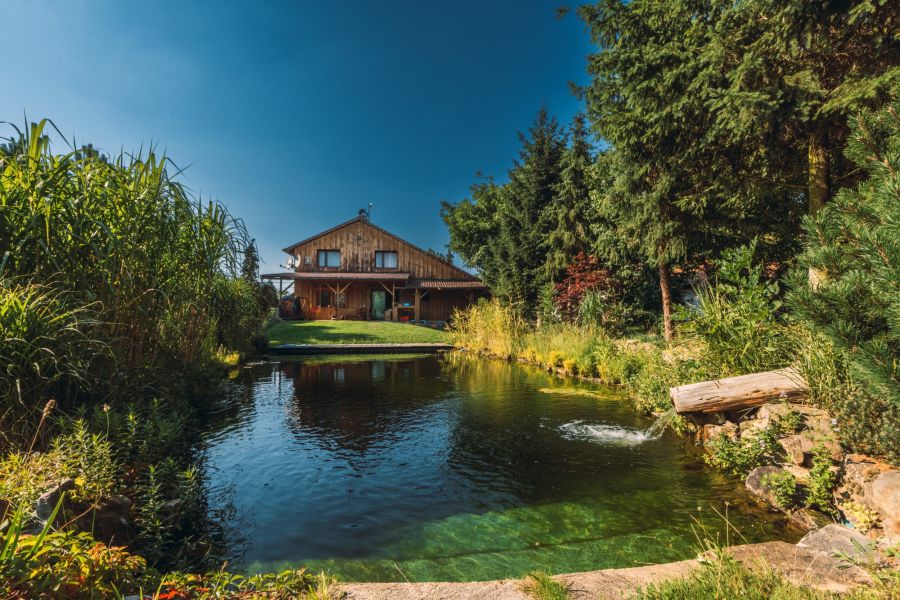 Prodej jedinečného domu s atmosférou - roubenka + cihlový dům, 6+1, Neratov u Pardubic