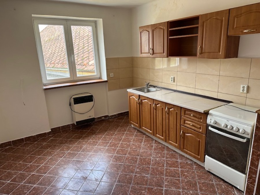 Prodej bytu 1+1 – Prachovice, 38 m²