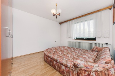 Rodinný dům 7+2 s velkým pozemkem 2400 m - Dolní Ředice