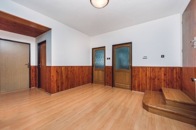 Rodinný dům 7+2 s velkým pozemkem 2400 m - Dolní Ředice