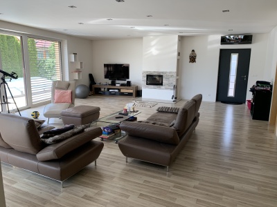 Prostorný rodinný dům 6+1 s bazénem v obci Dřenice