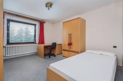 Rodinný dům 7+2 s velkým pozemkem 2400 m - Dolní Ředice