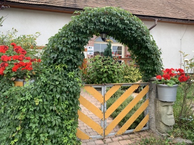 Prodej poloviny rodinného domu – Pardubice, Nemošice – 1/2 RD + pozemek 1677 m