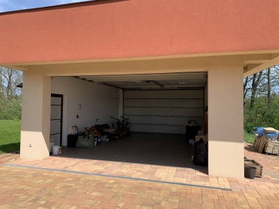 Prostorný rodinný dům 6+1 s bazénem v obci Dřenice