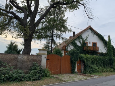 Prodej poloviny rodinného domu – Pardubice, Nemošice – 1/2 RD + pozemek 1677 m