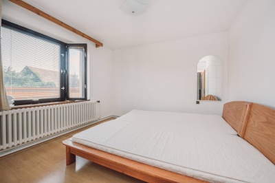 Rodinný dům 7+2 s velkým pozemkem 2400 m - Dolní Ředice