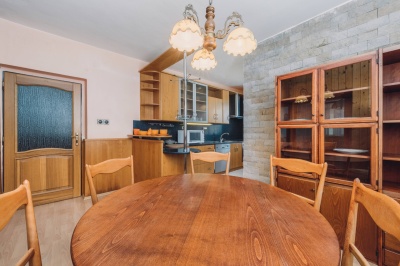 Rodinný dům 7+2 s velkým pozemkem 2400 m - Dolní Ředice